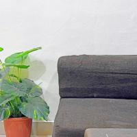 Monstera & grey linen