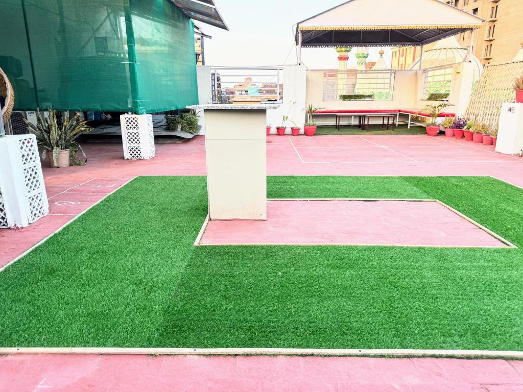 Open-Air Smoking Zone