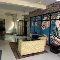 Mural Lounge — Wide View